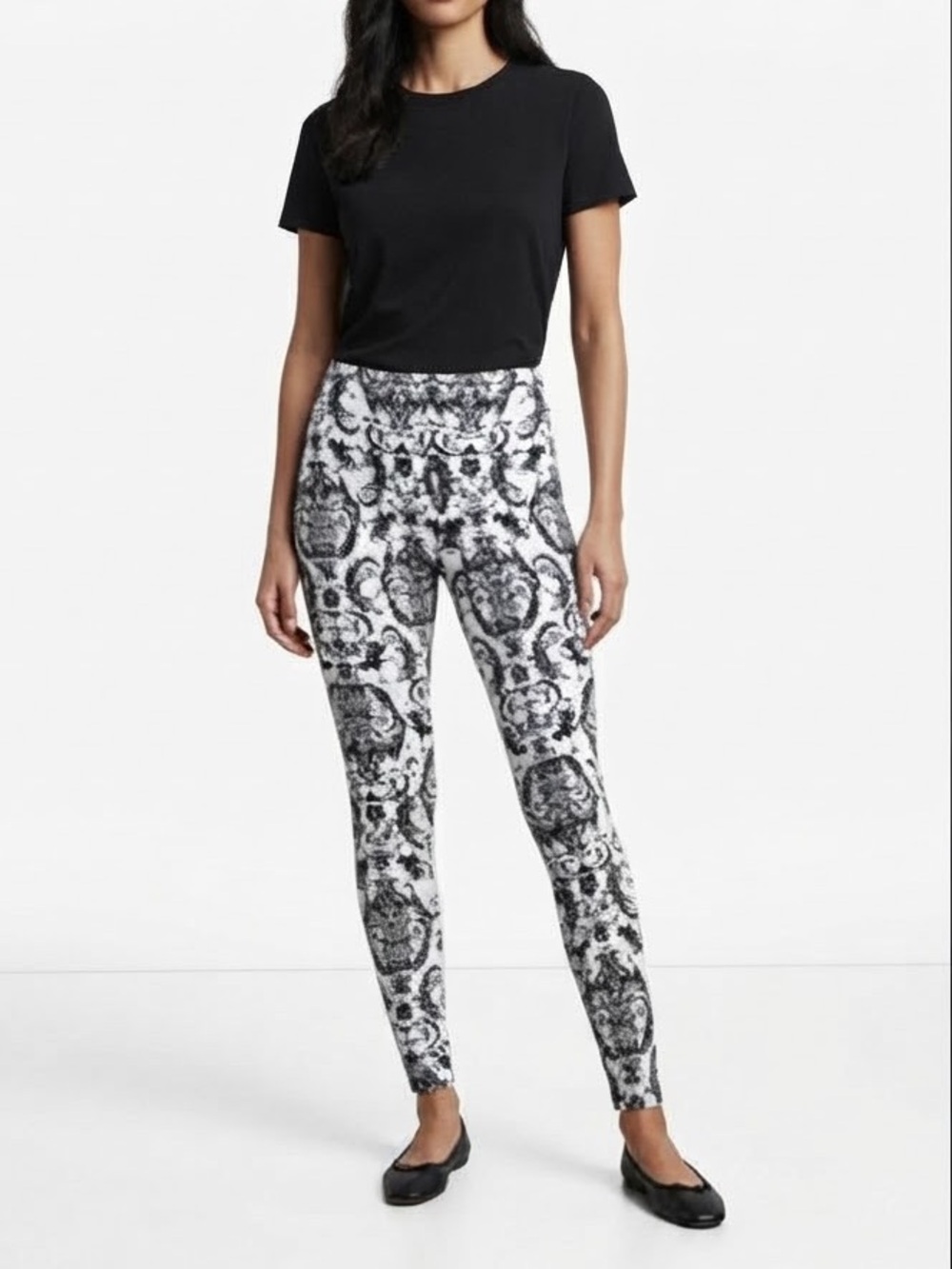 NYGARD Luxe Slims - Printed Ponte Jeggings in Black and White Medallion Pattern